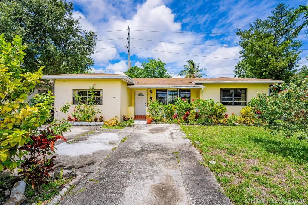 1371 NE 161st Street North Miami Beach FL 33162