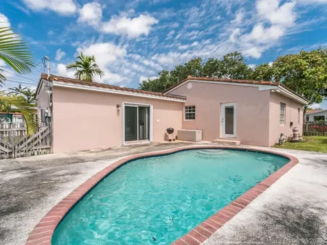 1418 Washington Street Hollywood FL 33020