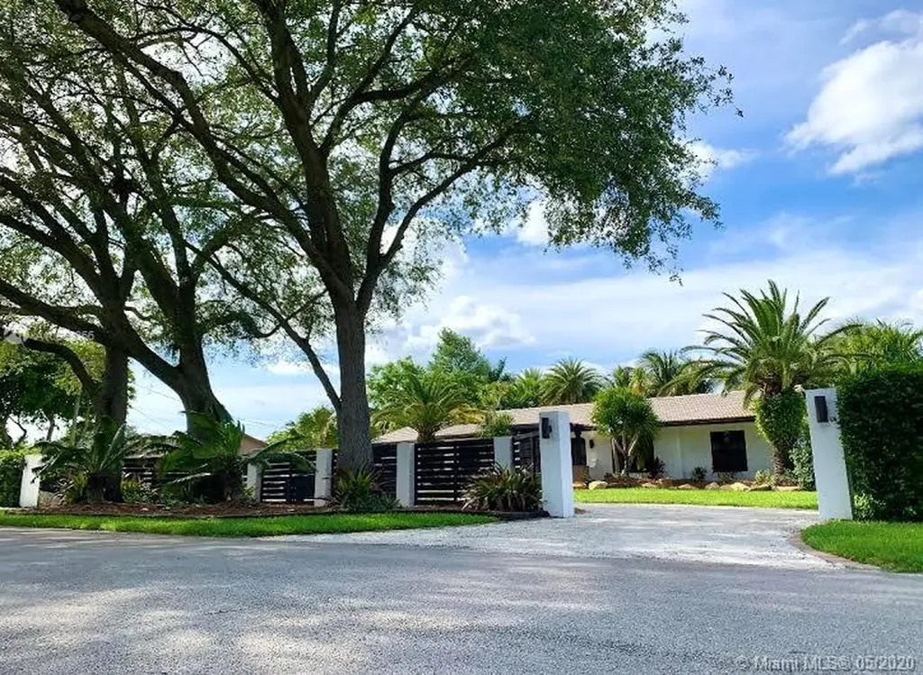 13921 SW 22nd Place Davie FL 33325