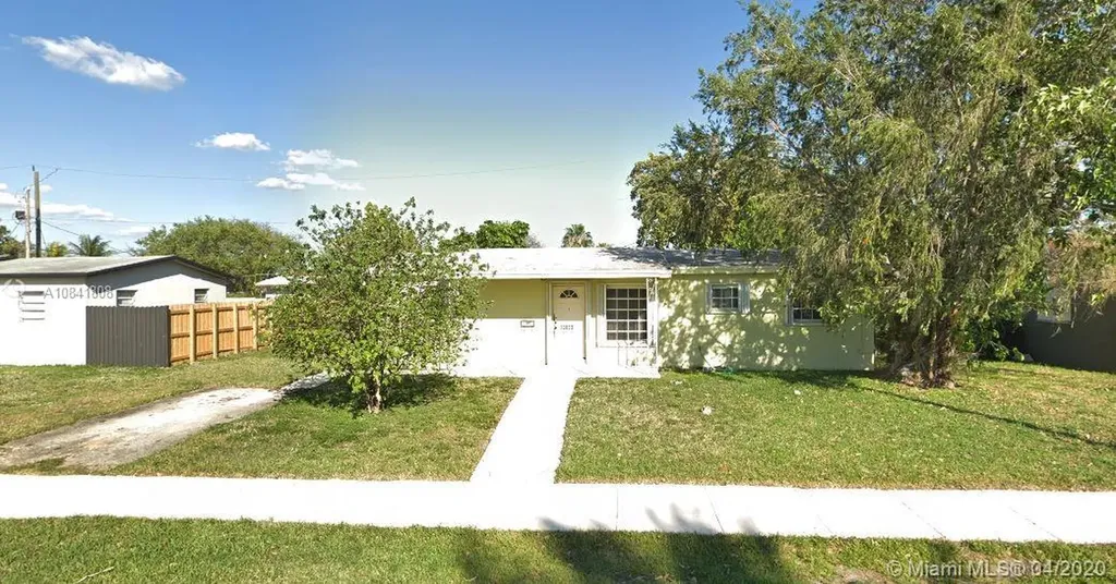 13833 Van Buren Street Miami FL 33176