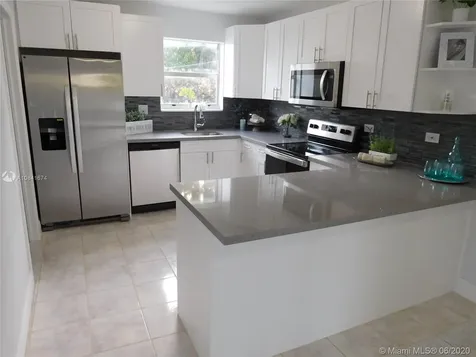 4001 SW 26th Street West Park FL 33023