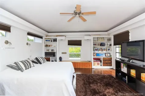 7621 SW 54th Avenue Miami FL 33143