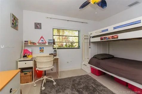 7621 SW 54th Avenue Miami FL 33143