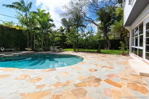 7621 SW 54th Avenue Miami FL 33143
