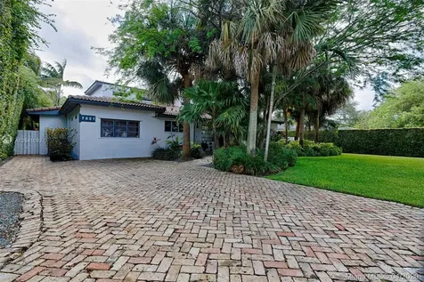 7621 SW 54th Avenue Miami FL 33143