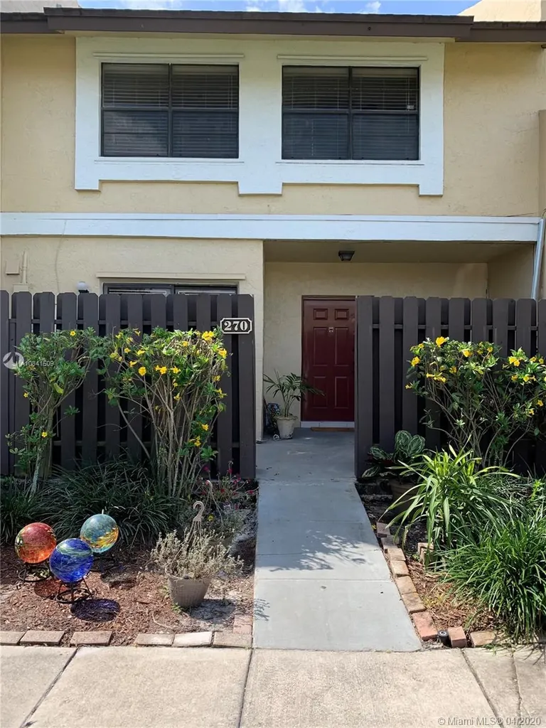 270 SW 97th Terrace Pembroke Pines FL 33025