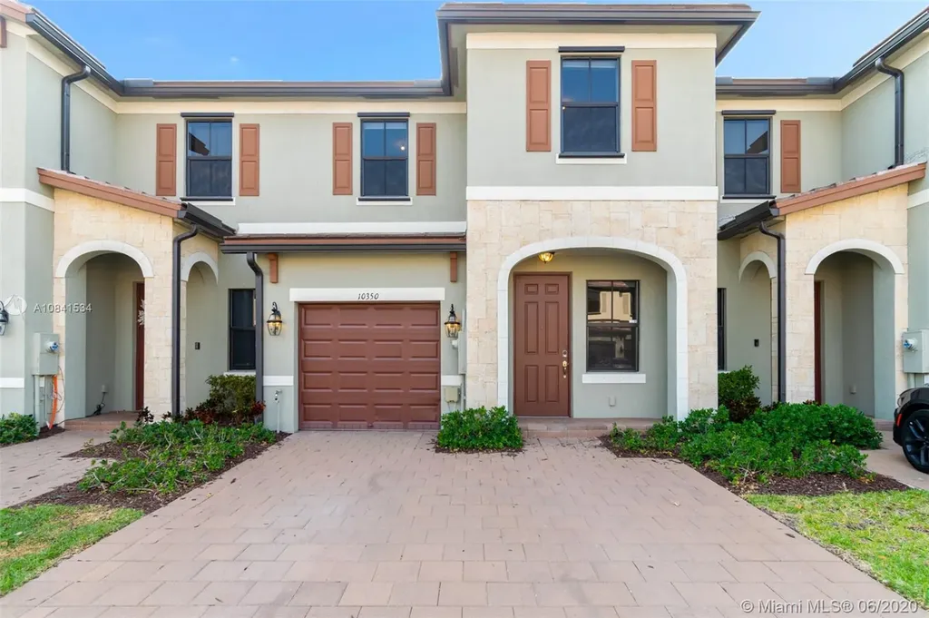 10350 W 33rd Way Hialeah FL 33018