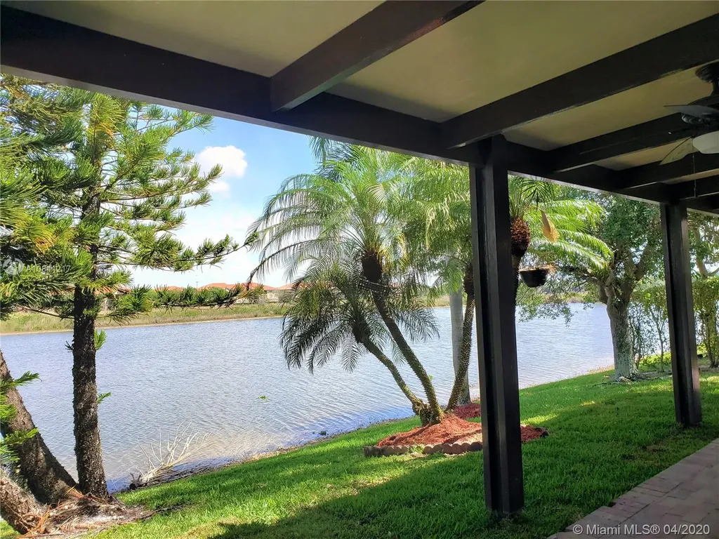 11817 SW 7th Street Pembroke Pines FL 33025