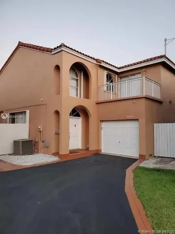 8564 NW 1st Street Miami FL 33126