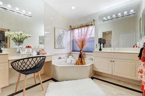 1512 SW 191 Terrace Pembroke Pines FL 33029