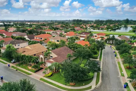 1512 SW 191 Terrace Pembroke Pines FL 33029