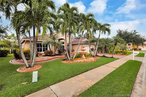 1512 SW 191 Terrace Pembroke Pines FL 33029