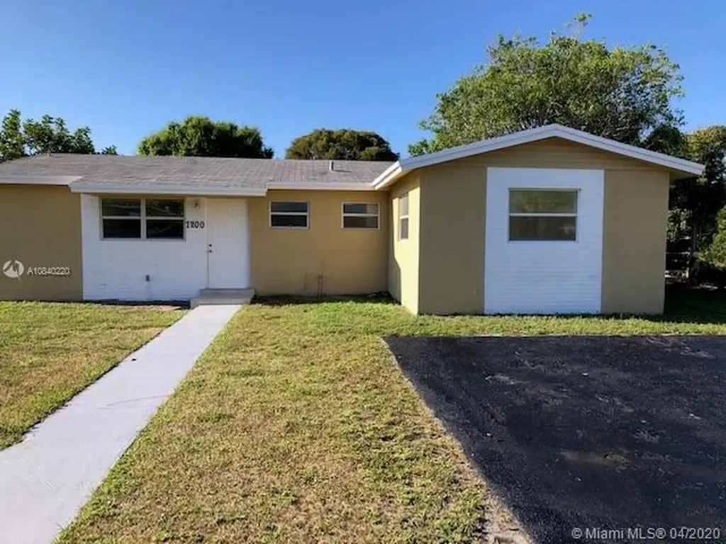 7200 SW 3rd Court North Lauderdale FL 33068