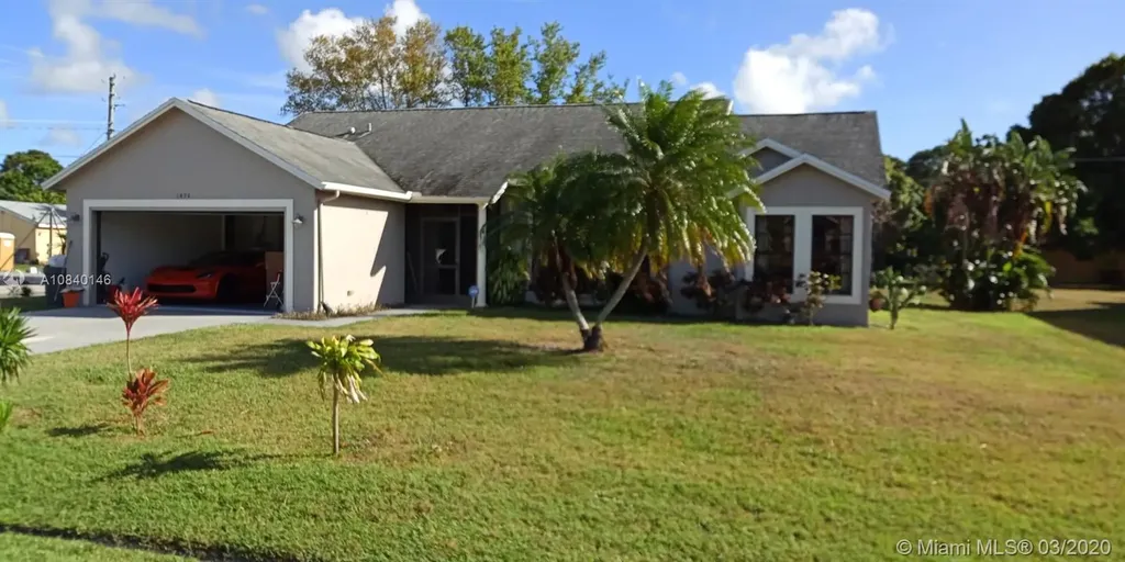 1494 SE Grapeland Avenue Port St. Lucie FL 34952