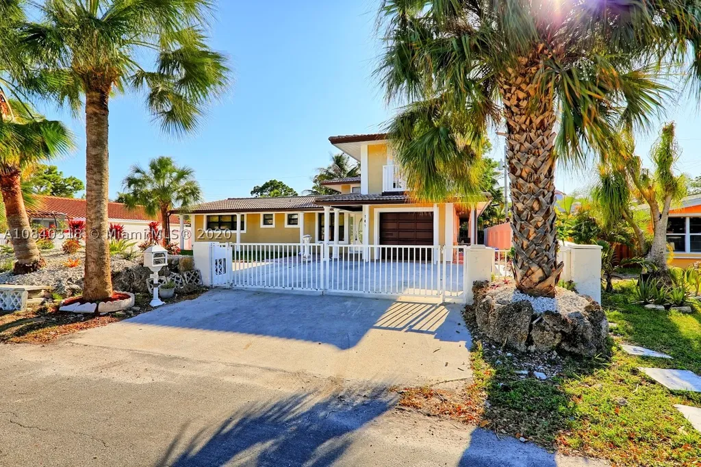 561 SE 3rd Avenue Pompano Beach FL 33060