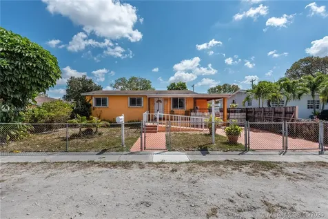 88 W 44th Street Hialeah FL 33012