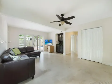 6250 SW 48th Street Miami FL 33155