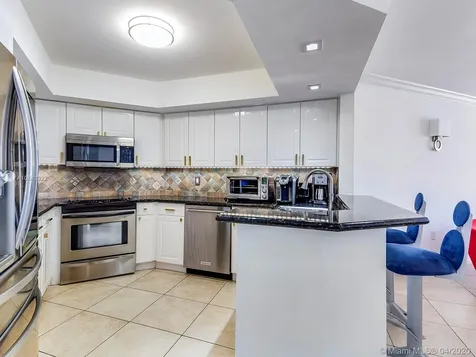1800 Sunset Harbour Drive Miami Beach FL 33139