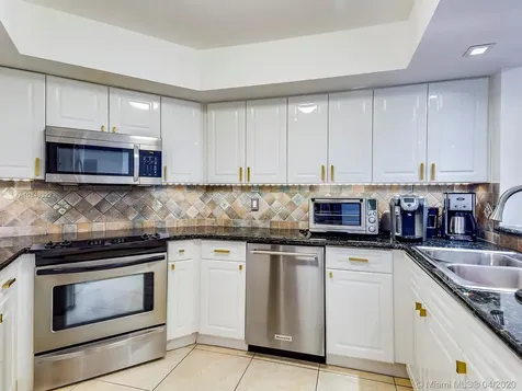 1800 Sunset Harbour Drive Miami Beach FL 33139