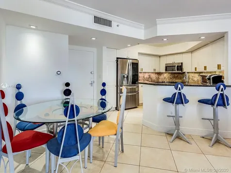 1800 Sunset Harbour Drive Miami Beach FL 33139
