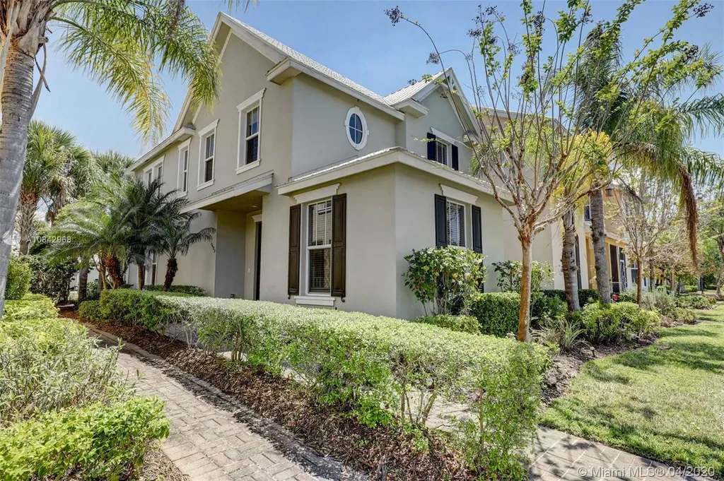 10488 SW Westlawn Boulevard Port St. Lucie FL 34987