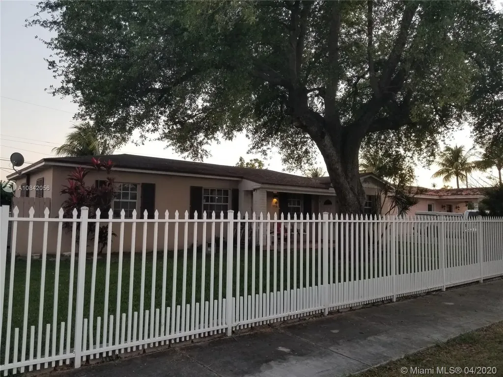 7470 SW 30th Terrace Miami FL 33155