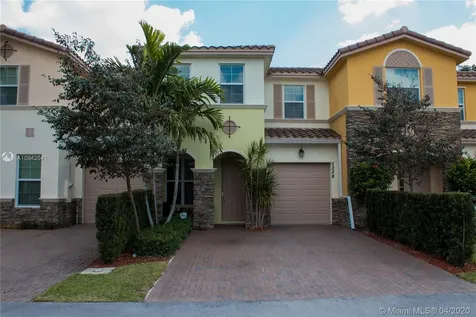 5228 SW 77th Way Davie FL 33328