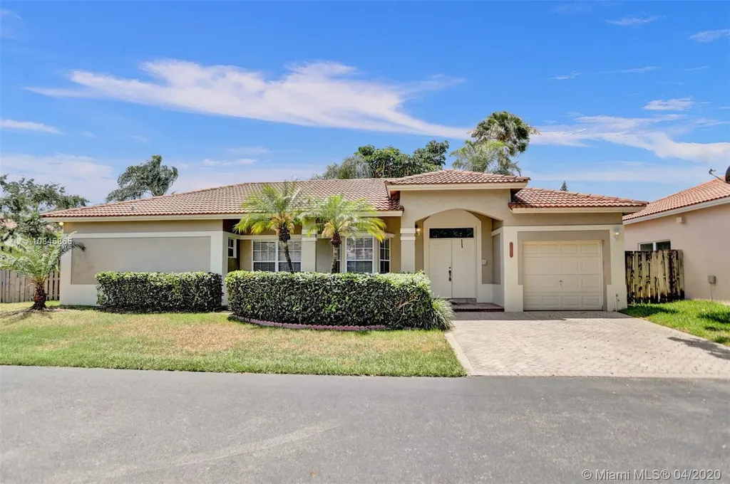 21480 SW 90th Place Cutler Bay FL 33189