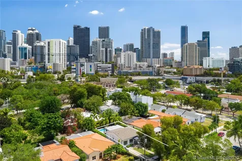 427 SW 18th Road Miami FL 33129