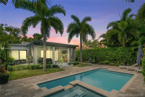 427 SW 18th Road Miami FL 33129