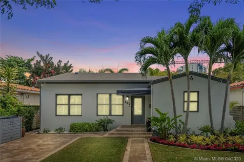 427 SW 18th Road Miami FL 33129