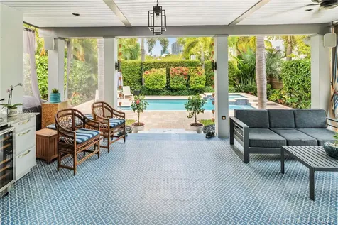 427 SW 18th Road Miami FL 33129