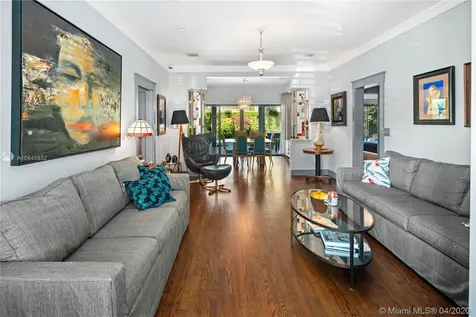427 SW 18th Road Miami FL 33129
