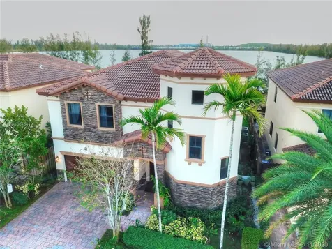 9930 NW 86th Terrace Doral FL 33178