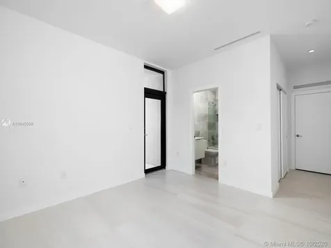 6033 SW 76th Street South Miami FL 33143