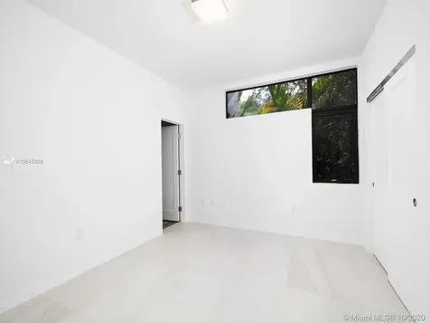 6033 SW 76th Street South Miami FL 33143