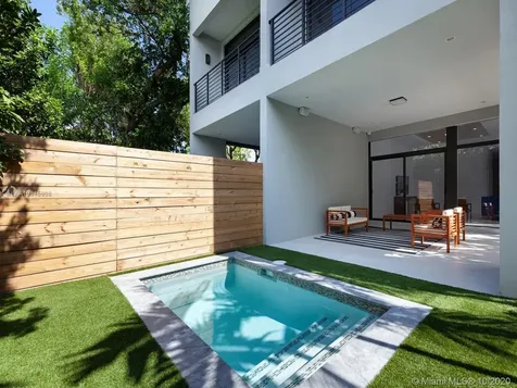 6033 SW 76th Street South Miami FL 33143