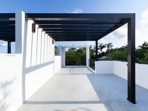 6033 SW 76th Street South Miami FL 33143