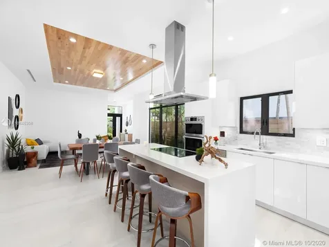 6033 SW 76th Street South Miami FL 33143