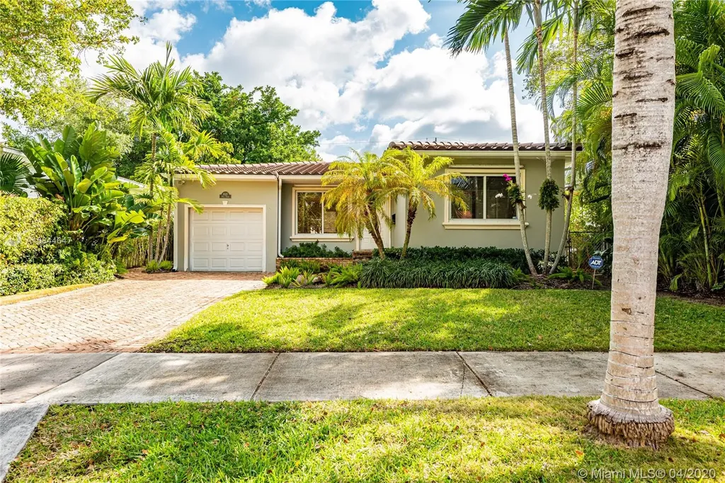 3527 Vista Court Miami FL 33133