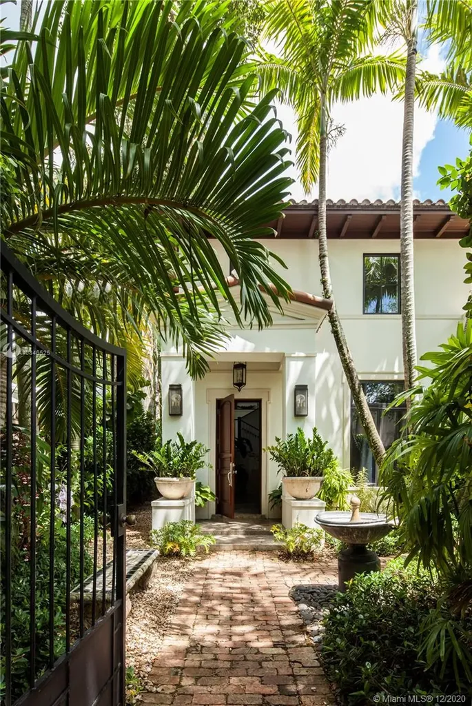 3605 Solana Road Miami FL 33133