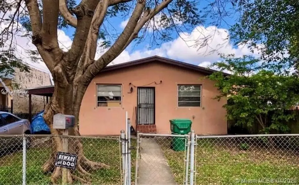 2229 NW 33rd Street Miami FL 33142