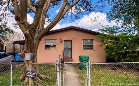 2229 NW 33rd Street Miami FL 33142