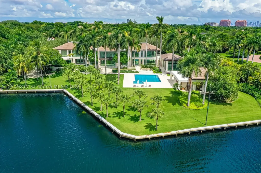 650 Casuarina Concourse Coral Gables FL 33143