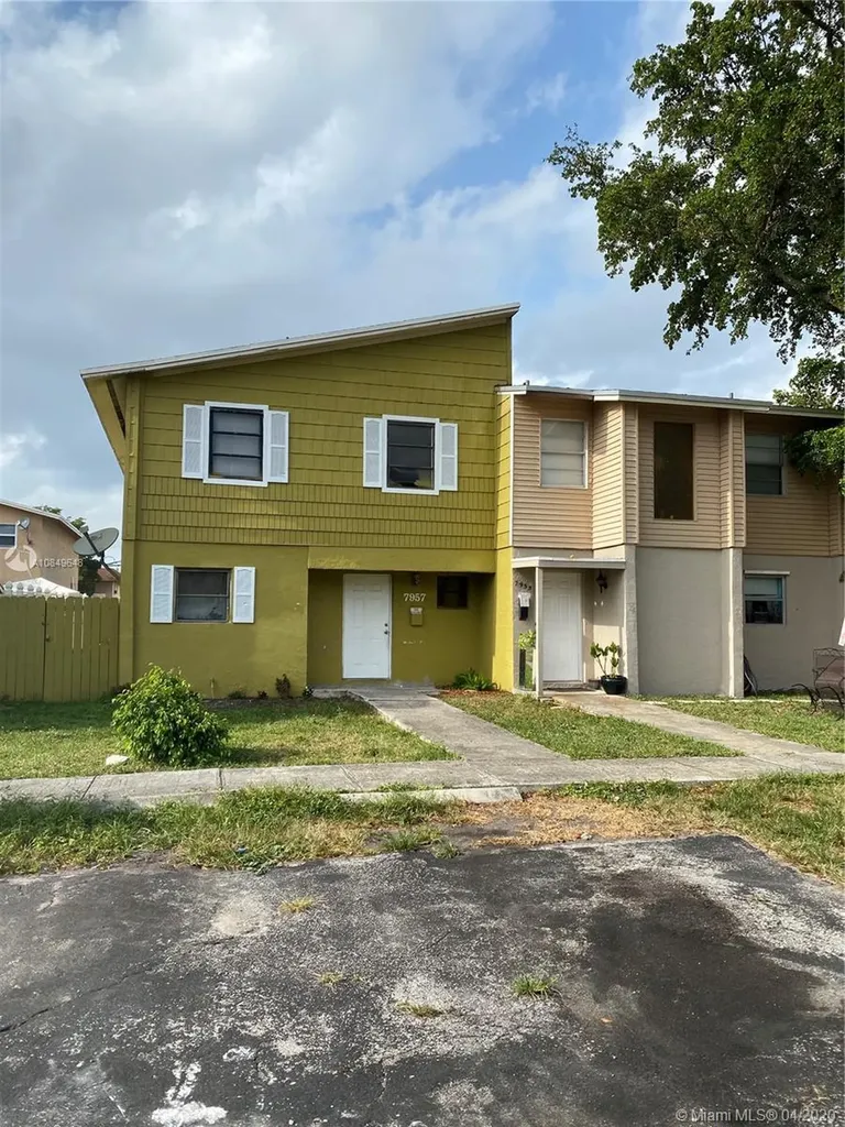 7957 SW 7th Court North Lauderdale FL 33068