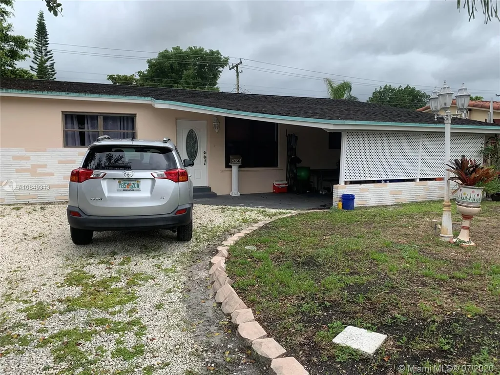 7450 Farragut Street Hollywood FL 33024