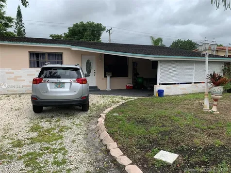 7450 Farragut Street Hollywood FL 33024