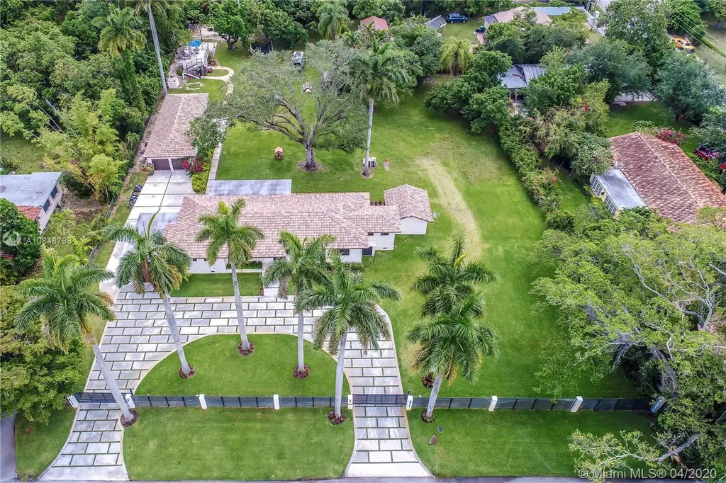 13935 NW 1st Avenue Miami FL 33168