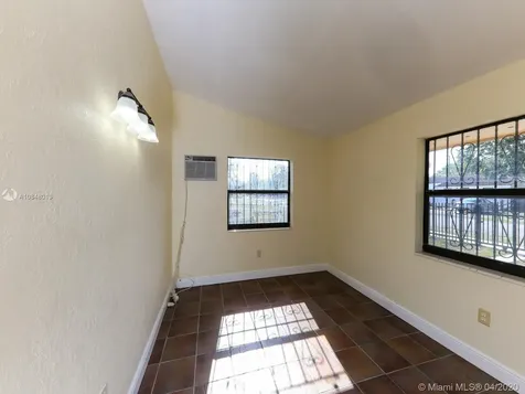 2025 NW 93rd Terrace Miami FL 33147