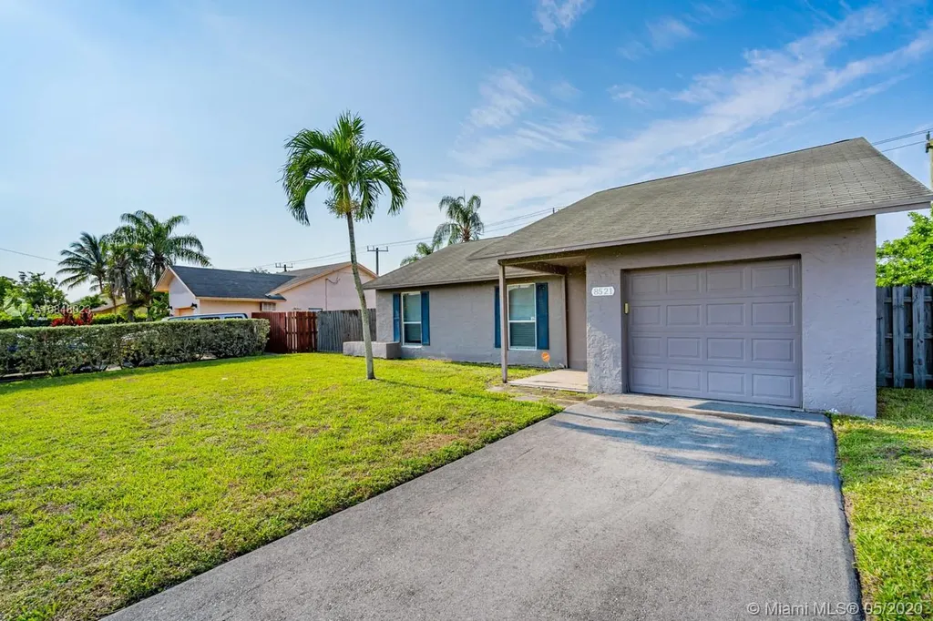 8521 NW 44th Court Lauderhill FL 33351